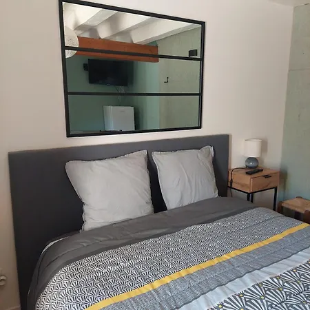 Pensjonat Maison Au Calme Avec Jardin Exotique Pour 7 Personnes 3*