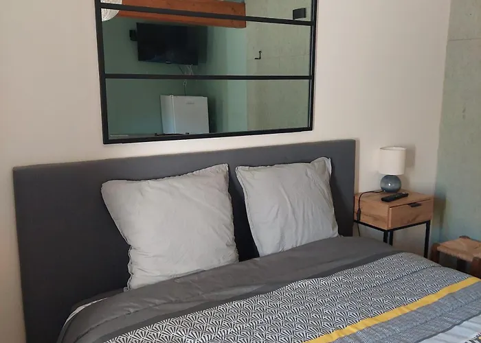 Gasthuis Maison Au Calme Avec Jardin Exotique Pour 7 Personnes 3*